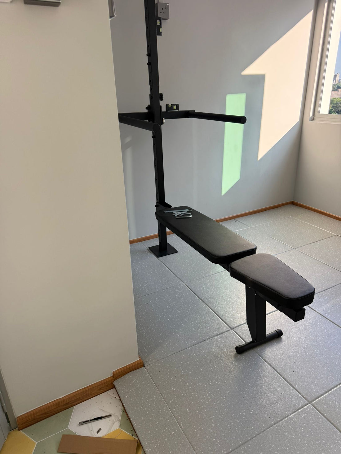 Compact Home Gym Setup Singapore – Pull Up Bar, Adjustable Dumbbells & Bench